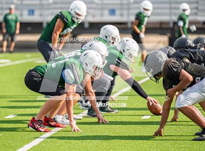 Thumbnail 3 in Kingwood Park vs. Galena Park (Scrimmage) photogallery.