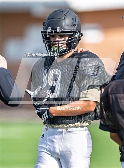 Thumbnail 2 in Kingwood Park vs. Galena Park (Scrimmage) photogallery.