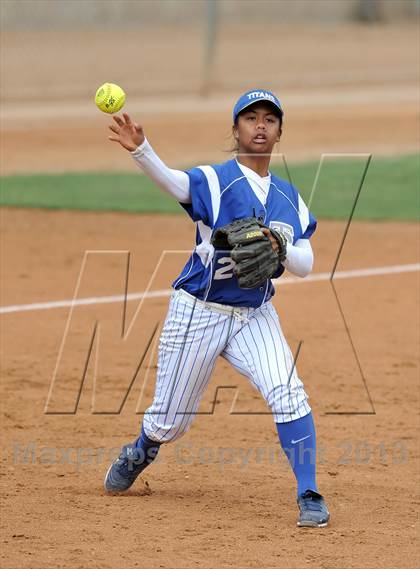 Thumbnail 3 in Edison vs. Temescal Canyon (Woodbridge Tournament) photogallery.