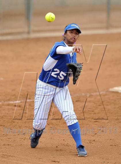 Thumbnail 3 in Edison vs. Temescal Canyon (Woodbridge Tournament) photogallery.