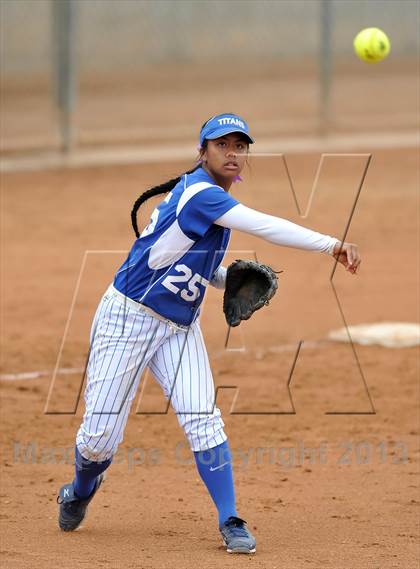 Thumbnail 1 in Edison vs. Temescal Canyon (Woodbridge Tournament) photogallery.