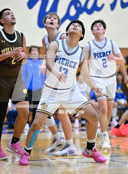 Thumbnail 2 in Williams vs. Pierce (Pierce Invitational) photogallery.