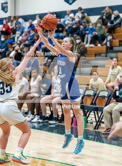 Thumbnail 3 in Indianapolis Bishop Chatard vs Cathedral (City Tournament Final) photogallery.