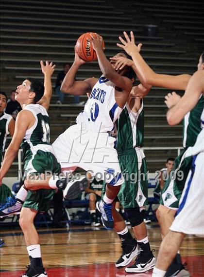 Thumbnail 3 in Pasadena vs DeKaney (McDonalds Texas Invitational) photogallery.