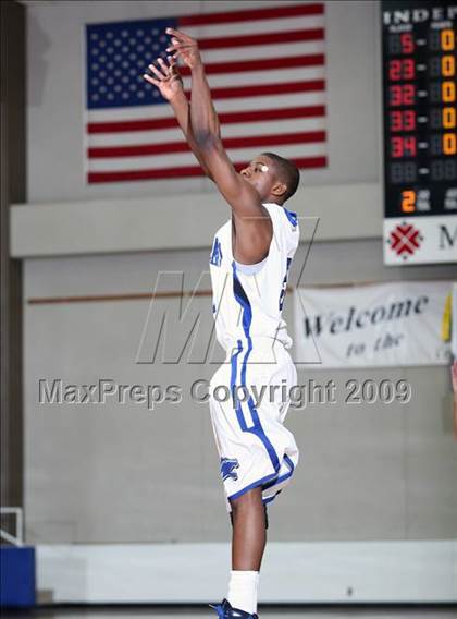 Thumbnail 2 in Pasadena vs DeKaney (McDonalds Texas Invitational) photogallery.