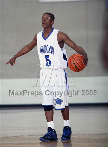 Thumbnail 2 in Pasadena vs DeKaney (McDonalds Texas Invitational) photogallery.