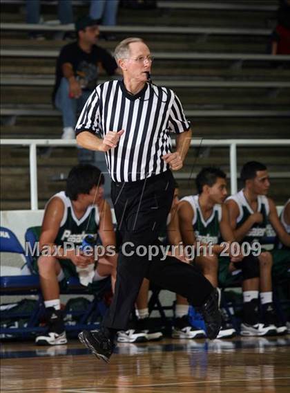 Thumbnail 1 in Pasadena vs DeKaney (McDonalds Texas Invitational) photogallery.