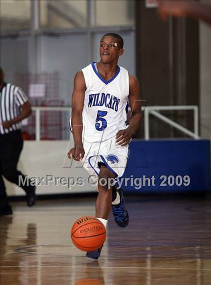 Thumbnail 2 in Pasadena vs DeKaney (McDonalds Texas Invitational) photogallery.