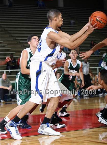 Thumbnail 1 in Pasadena vs DeKaney (McDonalds Texas Invitational) photogallery.