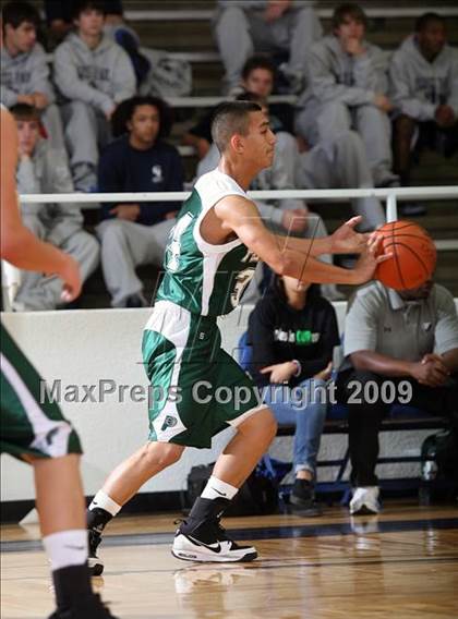 Thumbnail 3 in Pasadena vs DeKaney (McDonalds Texas Invitational) photogallery.