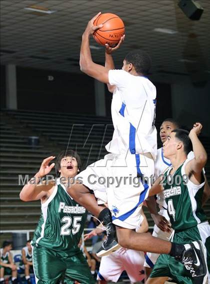 Thumbnail 2 in Pasadena vs DeKaney (McDonalds Texas Invitational) photogallery.