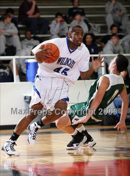 Thumbnail 2 in Pasadena vs DeKaney (McDonalds Texas Invitational) photogallery.
