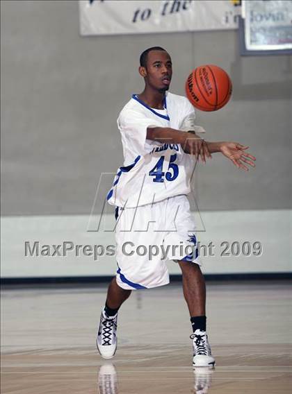 Thumbnail 3 in Pasadena vs DeKaney (McDonalds Texas Invitational) photogallery.