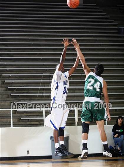 Thumbnail 1 in Pasadena vs DeKaney (McDonalds Texas Invitational) photogallery.