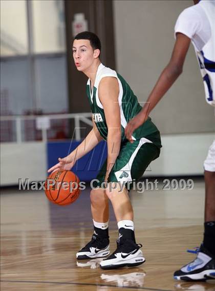 Thumbnail 2 in Pasadena vs DeKaney (McDonalds Texas Invitational) photogallery.