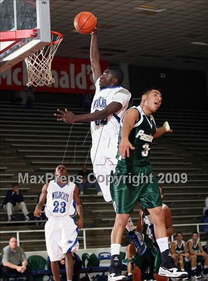 Thumbnail 2 in Pasadena vs DeKaney (McDonalds Texas Invitational) photogallery.