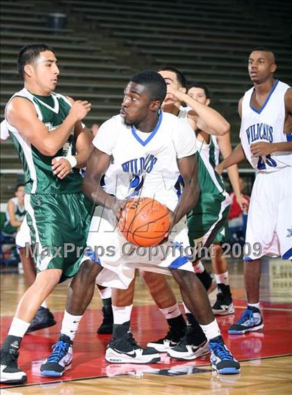 Thumbnail 3 in Pasadena vs DeKaney (McDonalds Texas Invitational) photogallery.