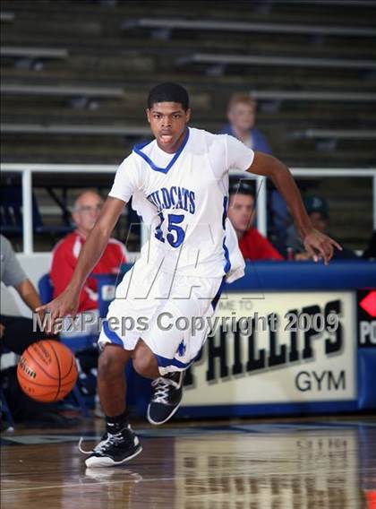 Thumbnail 2 in Pasadena vs DeKaney (McDonalds Texas Invitational) photogallery.