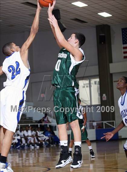 Thumbnail 2 in Pasadena vs DeKaney (McDonalds Texas Invitational) photogallery.