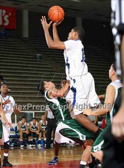 Thumbnail 2 in Pasadena vs DeKaney (McDonalds Texas Invitational) photogallery.