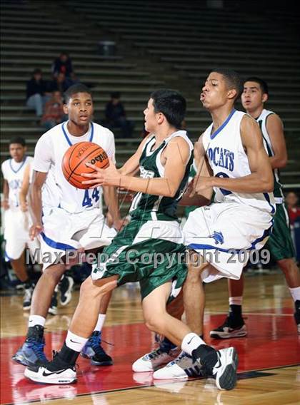 Thumbnail 1 in Pasadena vs DeKaney (McDonalds Texas Invitational) photogallery.