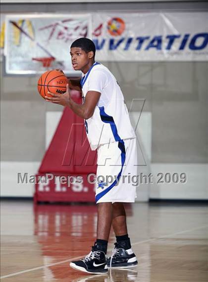 Thumbnail 3 in Pasadena vs DeKaney (McDonalds Texas Invitational) photogallery.