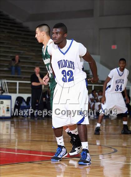 Thumbnail 1 in Pasadena vs DeKaney (McDonalds Texas Invitational) photogallery.