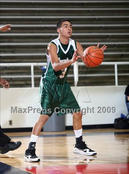 Thumbnail 2 in Pasadena vs DeKaney (McDonalds Texas Invitational) photogallery.