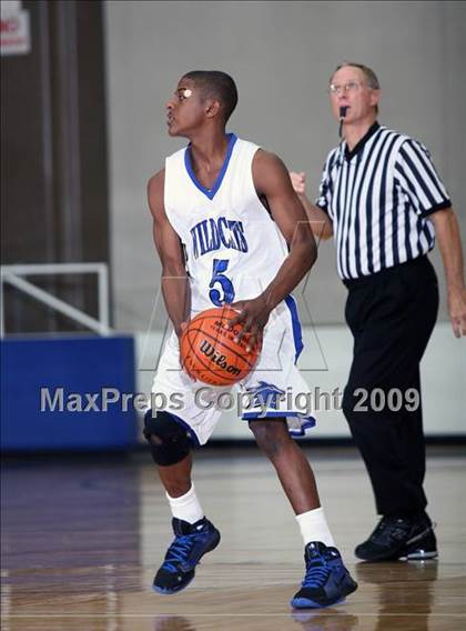 Thumbnail 3 in Pasadena vs DeKaney (McDonalds Texas Invitational) photogallery.