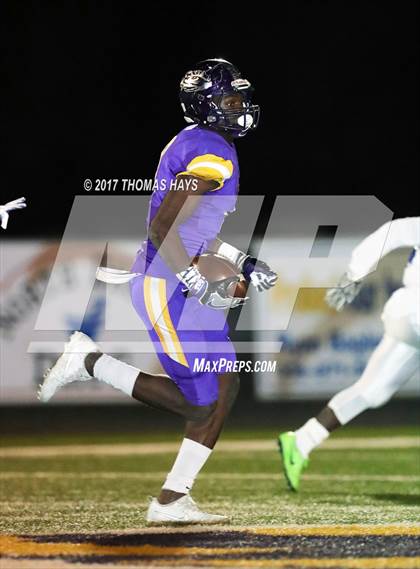 Thumbnail 2 in Varnado @ Logansport (LHSAA 1A Quarterfinal) photogallery.