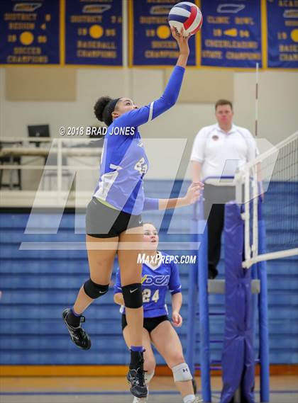 Thumbnail 3 in Nashville Christian vs Donelson Christian (TSSAA Division II-A District Playoff) photogallery.