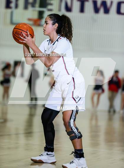 Thumbnail 2 in Brentwood School vs Paraclete photogallery.
