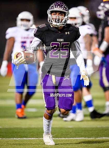 Thumbnail 2 in Graham-Kapowsin @ Lake Stevens (WIAA 4A Quarterfinal) photogallery.