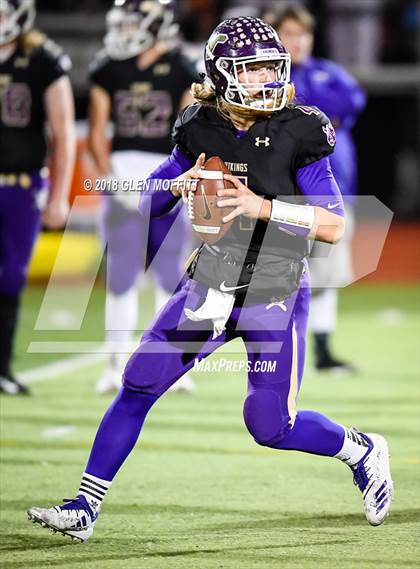Thumbnail 2 in Graham-Kapowsin @ Lake Stevens (WIAA 4A Quarterfinal) photogallery.