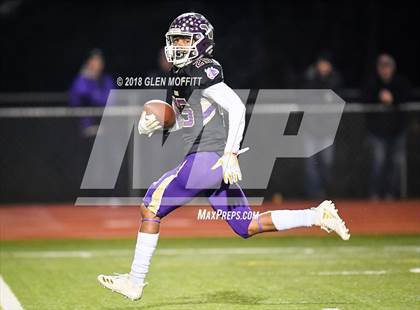Thumbnail 3 in Graham-Kapowsin @ Lake Stevens (WIAA 4A Quarterfinal) photogallery.