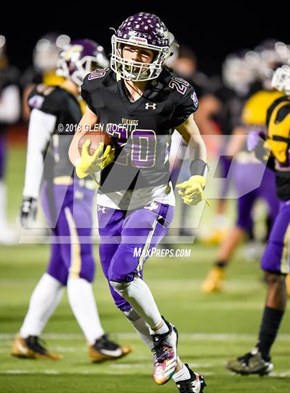 Thumbnail 2 in Graham-Kapowsin @ Lake Stevens (WIAA 4A Quarterfinal) photogallery.