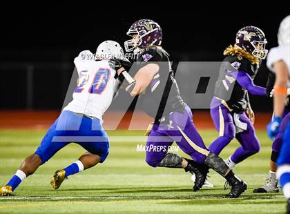 Thumbnail 1 in Graham-Kapowsin @ Lake Stevens (WIAA 4A Quarterfinal) photogallery.