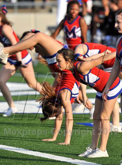 Thumbnail 1 in Midway vs. Cedar Hill (UIL 5A Division 2 Region1 Final) photogallery.