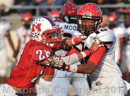 Thumbnail 1 in Midway vs. Cedar Hill (UIL 5A Division 2 Region1 Final) photogallery.