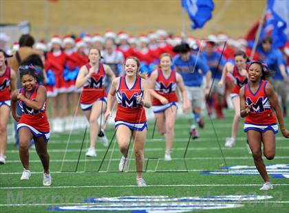 Thumbnail 1 in Midway vs. Cedar Hill (UIL 5A Division 2 Region1 Final) photogallery.