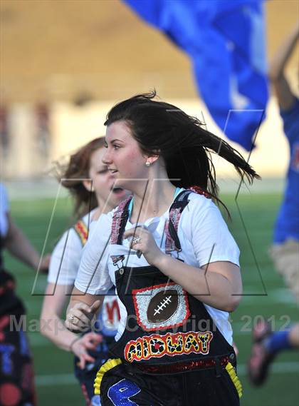 Thumbnail 1 in Midway vs. Cedar Hill (UIL 5A Division 2 Region1 Final) photogallery.