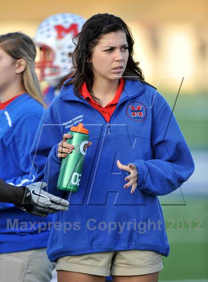 Thumbnail 3 in Midway vs. Cedar Hill (UIL 5A Division 2 Region1 Final) photogallery.