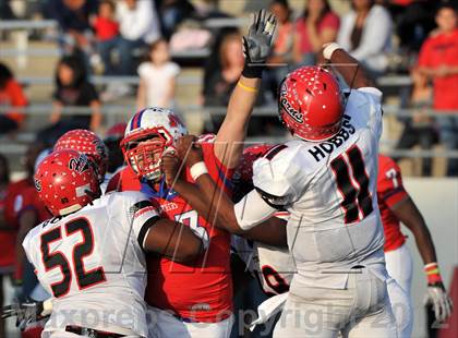 Thumbnail 2 in Midway vs. Cedar Hill (UIL 5A Division 2 Region1 Final) photogallery.