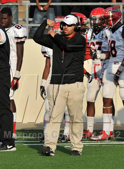 Thumbnail 3 in Midway vs. Cedar Hill (UIL 5A Division 2 Region1 Final) photogallery.