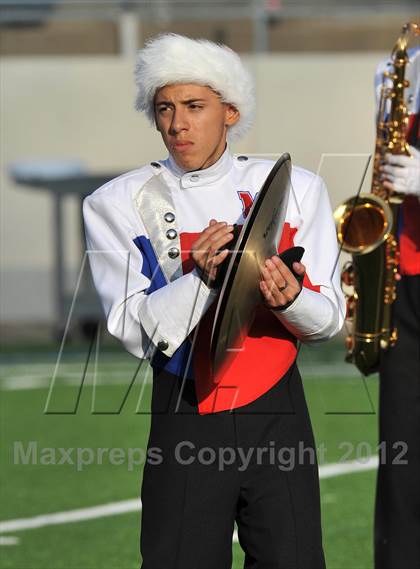Thumbnail 3 in Midway vs. Cedar Hill (UIL 5A Division 2 Region1 Final) photogallery.