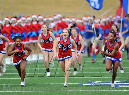 Thumbnail 2 in Midway vs. Cedar Hill (UIL 5A Division 2 Region1 Final) photogallery.