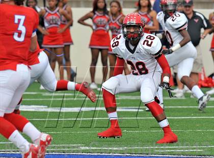 Thumbnail 2 in Midway vs. Cedar Hill (UIL 5A Division 2 Region1 Final) photogallery.