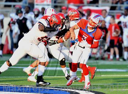 Thumbnail 2 in Midway vs. Cedar Hill (UIL 5A Division 2 Region1 Final) photogallery.