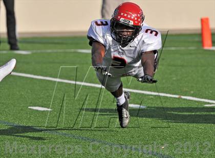 Thumbnail 1 in Midway vs. Cedar Hill (UIL 5A Division 2 Region1 Final) photogallery.