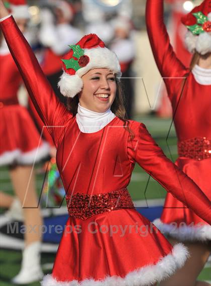 Thumbnail 3 in Midway vs. Cedar Hill (UIL 5A Division 2 Region1 Final) photogallery.